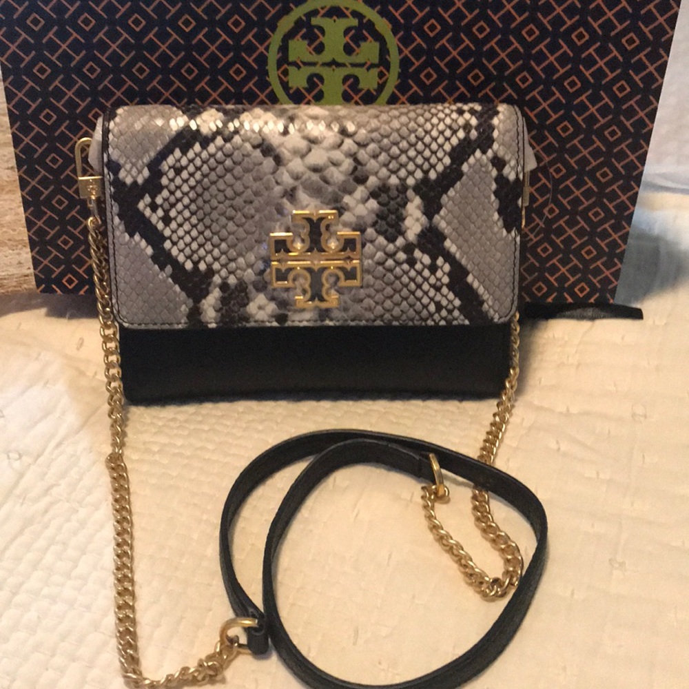 ❤️🆕NWT Tory Burch Britten Chain Wallet - Picture 2 of 8